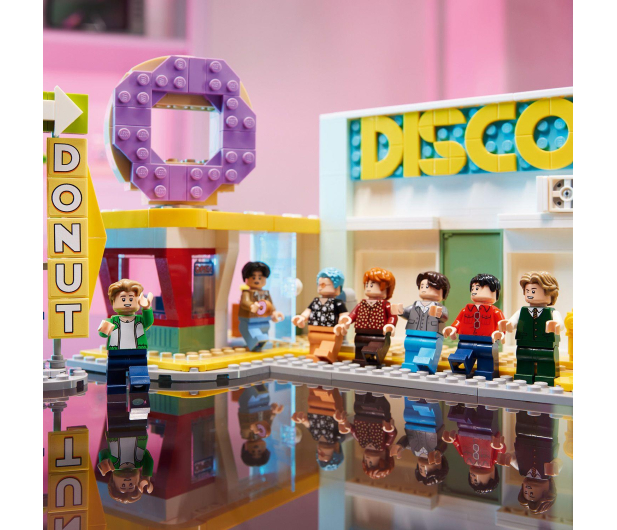 LEGO Ideas 21339 BTS Dynamite - 1144316 - zdjęcie 11
